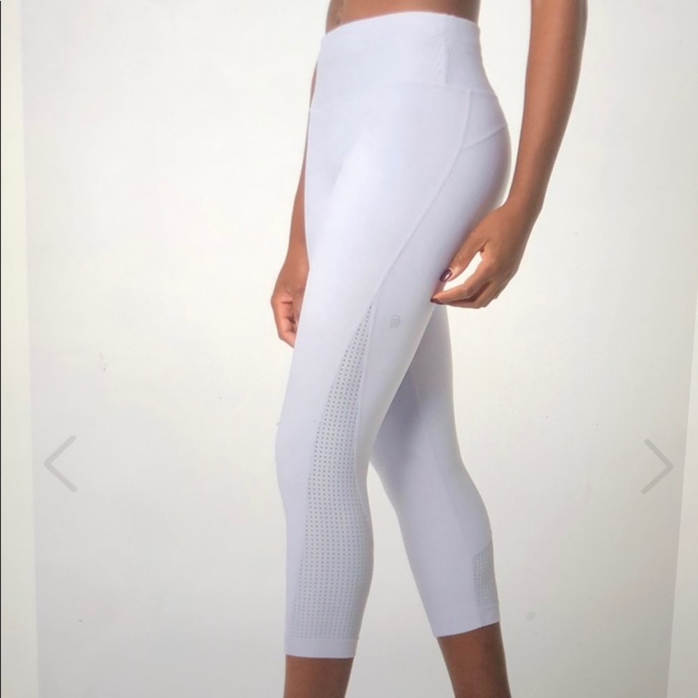 MPG Sport Neo Side Mesh Capri Legging